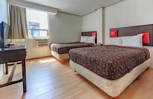 Centro de Guadalajara Hotel | OYO Hotel Colón Express