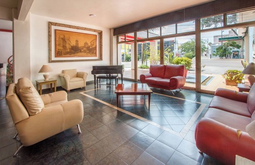 Americana Hotel | OYO Hotel Del Parque