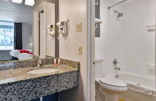 Lake Park Hotel | OYO Hotel Lake Park / Valdosta Area