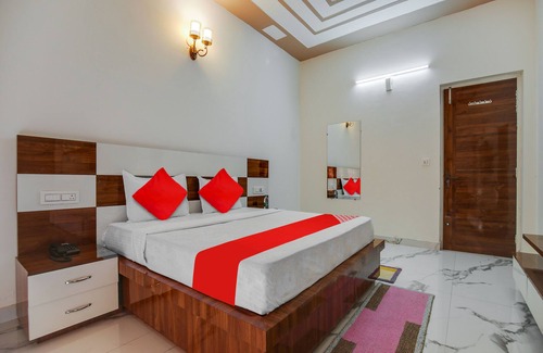 Patiala Hotel | OYO Hotel Yellow Stone