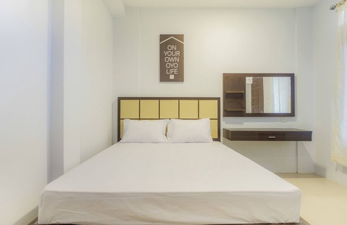 Medan Hotel | OYO Life 2354 Rose House