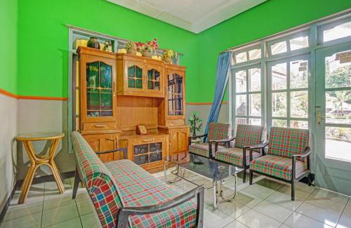 Sidomulyo Hotel | OYO Life 90321 Ken Ken Villa