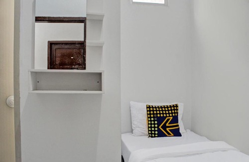 Tanjung Karang Hotel | OYO Life 92509 Maulana Guest House Simpur