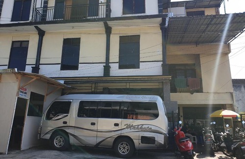 Dinoyo Hotel | OYO Life 92622 Jatiluhur Kost Syariah