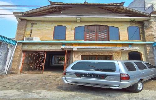Malang Hotel | OYO Life 92842 Homestay Balearjosari