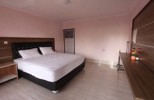 Mataram Hotel | OYO Life 93284 Kos Cendana Raya