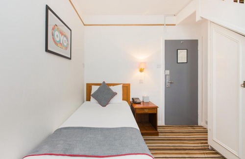 Hythe Hotel | OYO Stade Court Hotel