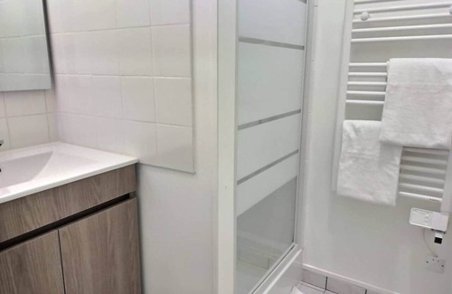 Miroir - Batignolles Apartamento | Oyon T1 * Near train station * Parking * Fiber