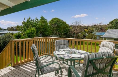 Cooks Beach Casa | Oyster Bach - Cooks Beach Bach