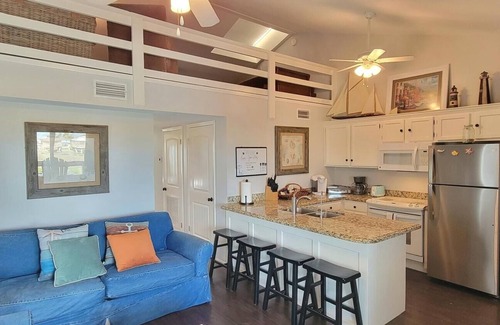 Port Isabel Condominio | Oyster Cove 2 Bedroom Condo by RedAwning