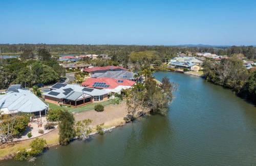 Yamba Casa | Oyster Cove Sunset - LJ Hooker Yamba