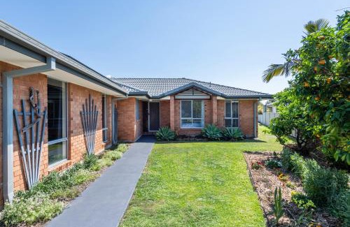 Yamba Casa | Oyster Cove Sunset - LJ Hooker Yamba