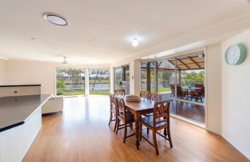 Yamba Casa | Oyster Cove Sunset - LJ Hooker Yamba
