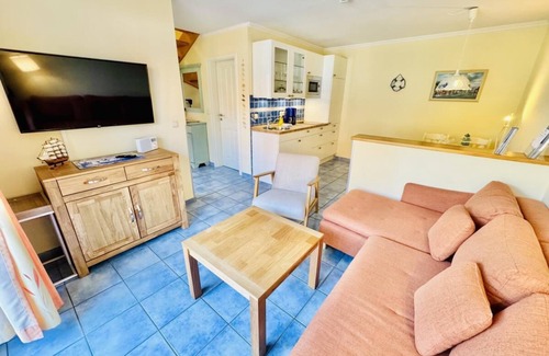 Warnemuende Apartamento | Oyster, directly on the Alter Strom