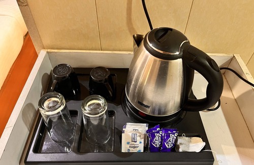 Sector 39 Hotel | Oyster Pearl Near Medanta Hospital Sec39