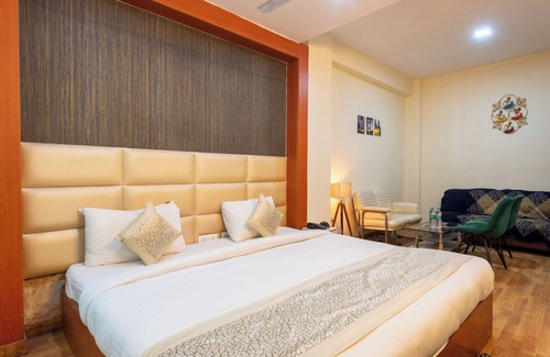 Sector 39 Hotel | Oyster Pearl Near Medanta Hospital Sec39