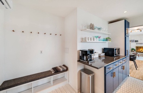 Belfair Casa | Oyster Pine Retreat - Waterfront w/Hot Tub & Kayak