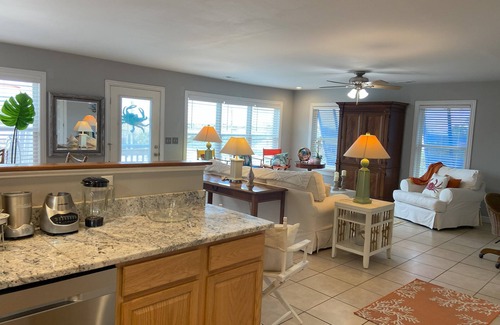 Morehead City Casa | Oyster Shack by the Bay / 4 minutes to Morehead City Waterfront/Big Rock Landing