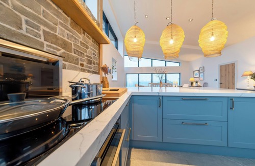 Saint Goran Cabaña | OYSTERCATCHER, pet friendly, luxury holiday cottage in Mevagissey