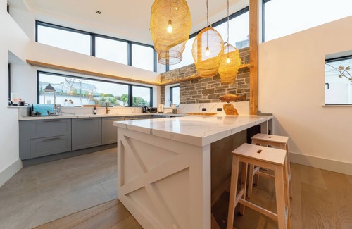 Saint Goran Cabaña | OYSTERCATCHER, pet friendly, luxury holiday cottage in Mevagissey