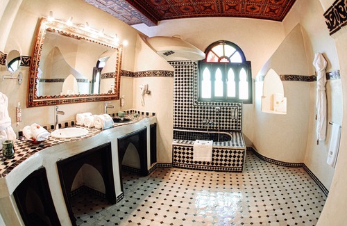 Tarmigt Hotel | OZ Palace
