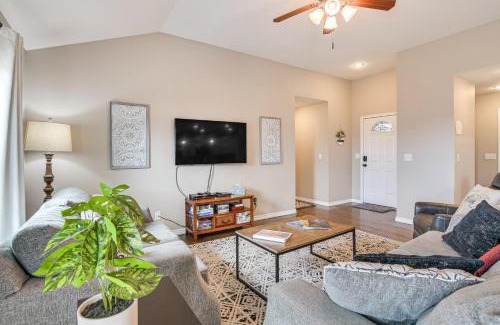 Ozark Casa | Ozark Home Pool Access, Deck and Fenced Yard