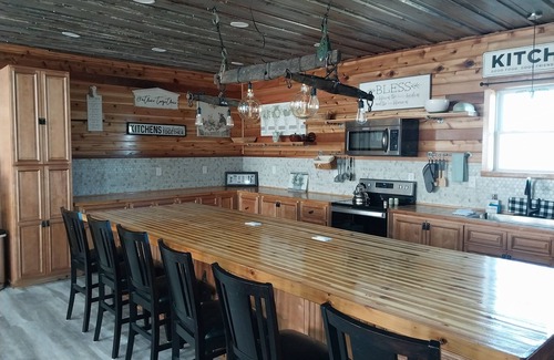Licking Casa | Ozark Lodge-Spacious Stay adjacent to Ozark Retreat