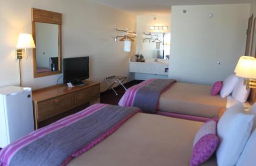 Branson Theater District Hotel | Ozark Valley Inn