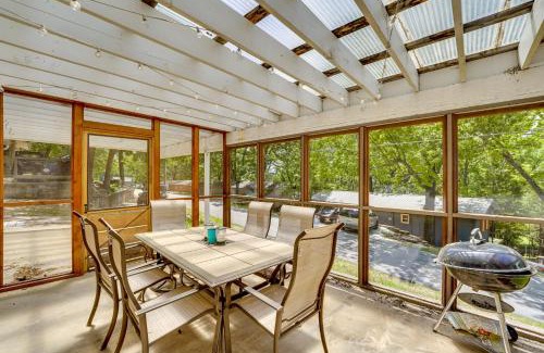 Lost Bridge Village Casa | Ozarks Family Retreat with Beaver Lake Access!