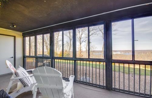 Lake Ozark Apartamento | Ozarks Vacation Rental Condo with Lake View!