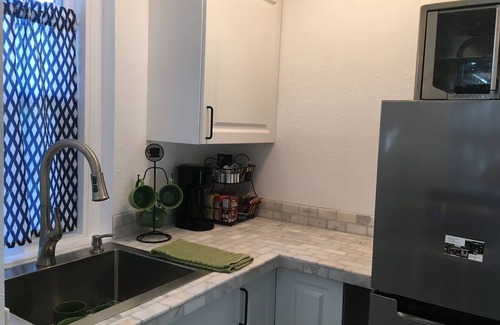 Ozona Apartamento | ¡Acción de Gracias y Navidad disponibles! ¡Incluye bicicletas y kayaks, y perros amigables también!