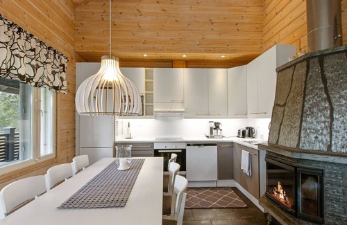 Akaslompolo Casa | Päivänsäde 8 lapinkulta by Interhome