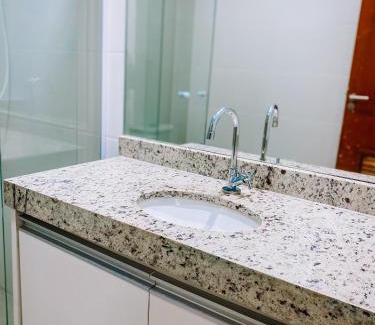 Flamengo Apartamento | Pé na Areia, Piscina Borda Infinita, Vaga de Garagem, Portaria 24 hs