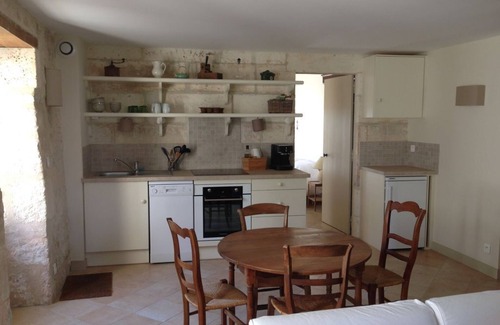 Villebois-Lavalette Casa | Périgord Vert- House in character property - Swimming pool, tennis - Sleeps 4