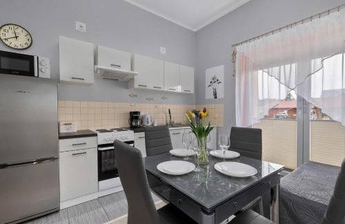Darlowko Apartamento | Północna Apartament Darłowo Sypialnia, Taras & Parking by Noclegi Renters