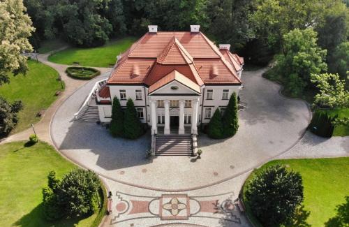Tlokinia Koscielna Complejo | Pałac Tłokinia