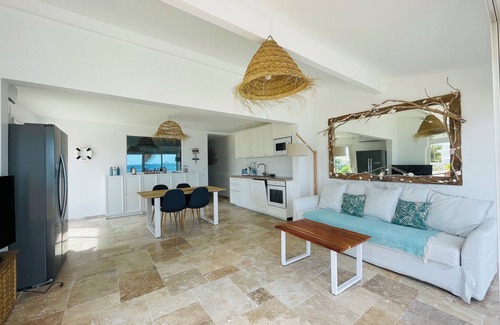 Nettle Bay Apartamento | "Paradise Beach - Impressive 2 bedrooms seafront