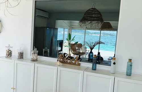 Nettle Bay Apartamento | "Paradise Beach - Impressive 2 bedrooms seafront