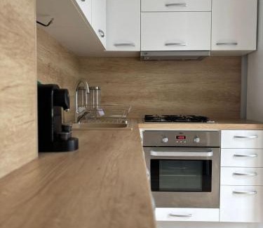 Sever Apartamento | PA - Peaceful Parkside Apartment