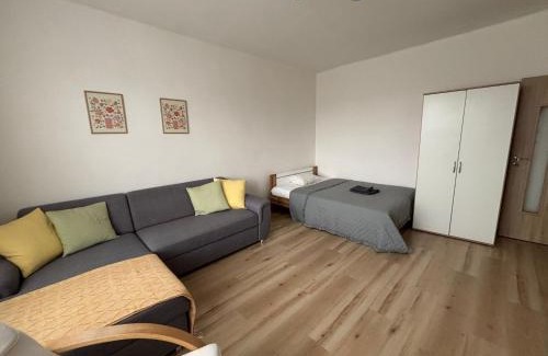 Sever Apartamento | PA - Peaceful Parkside Apartment