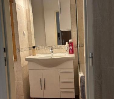 Sever Apartamento | PA - Peaceful Parkside Apartment