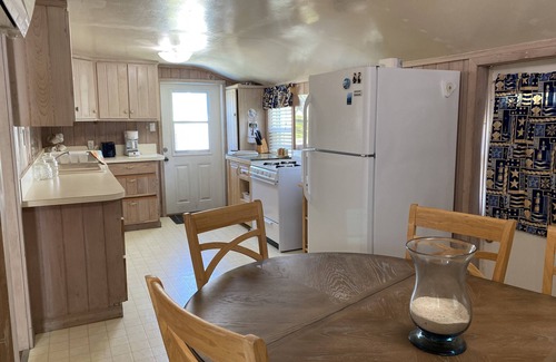 Hope Town Casa | Pa Willie’s - Locally owned historic cottage conveniently located with dock.