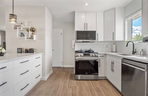 Northeast Edmonton Casa | Pac-Man fun, pet-friendly comfort, and cozy vibes near Downtown Edmonton