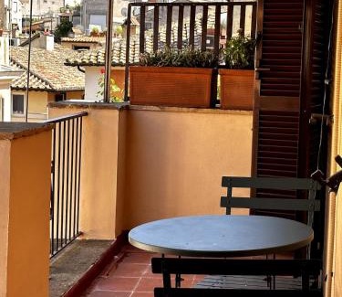 Rione VI Parione Apartamento | Pace Blu Roma