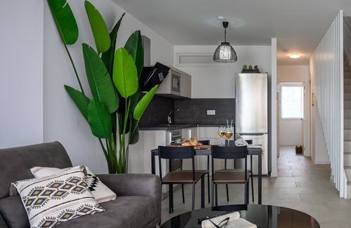 Playa Blanca Chalet De Esquí | Pachamama House - Near the beach, Air-Con, Fast Wifi and SAT tv