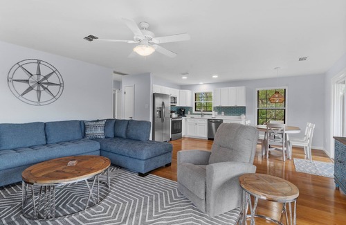 Panacea Casa | Pachs Crab Shack - Charming Waterfront 3 bed 1.5 bath House with a Dock