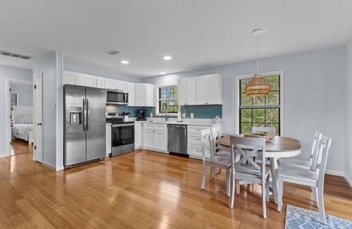 Panacea Casa | Pachs Crab Shack - Charming Waterfront 3 bed 1.5 bath House with a Dock