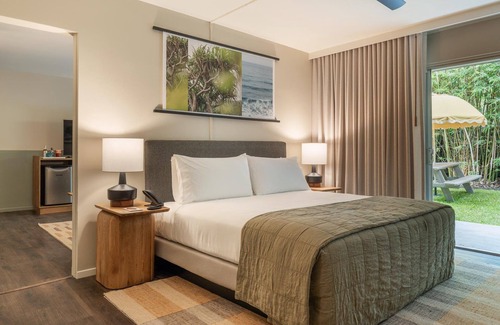 Historic Kailua Village Hotel | PACIFIC 19 Kona