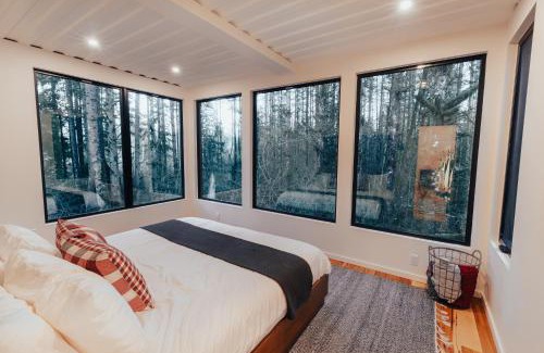 Monroe Casa | Pacific Bin - Hot Tub, Secluded Forest Getaway