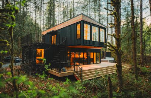 Monroe Casa | Pacific Bin - Hot Tub, Secluded Forest Getaway